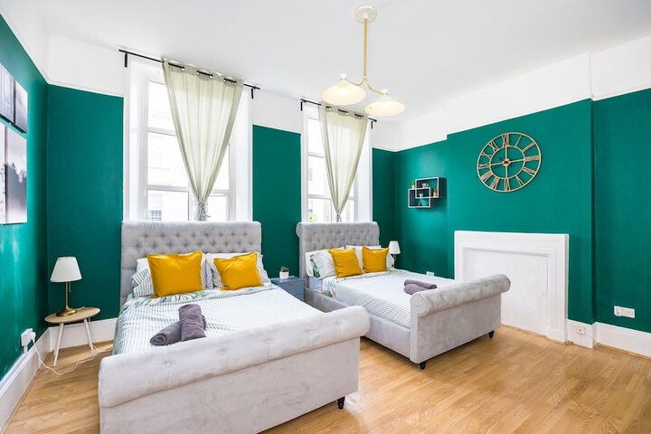 Room 2 of 15