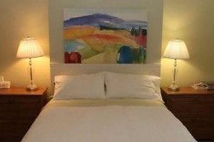Room 10 of 14