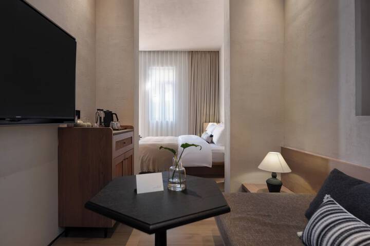 Room 39 of 100