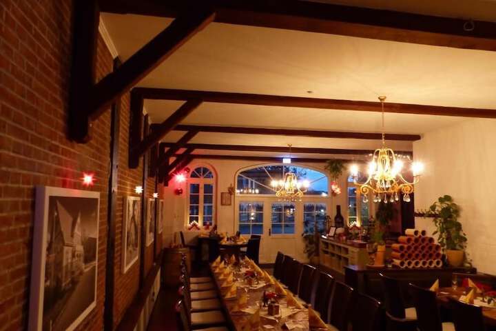 Dining 26 of 40