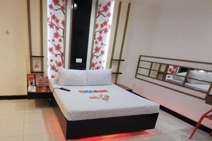 Room 8 of 48