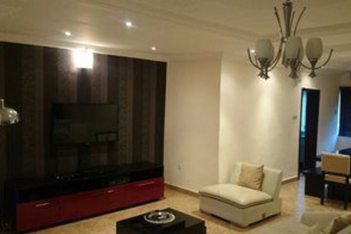 Room 28 of 33