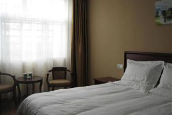 Room 2 of 7