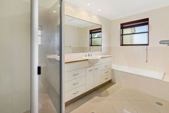 Room 4 of 26
