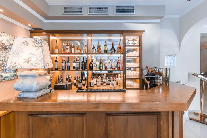 Lounge 62 of 71