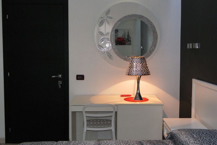 Room 3 of 52