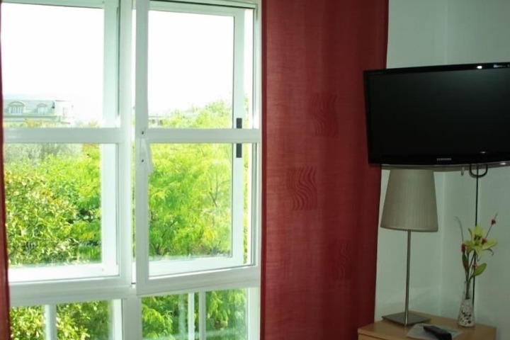 Room 8 of 16