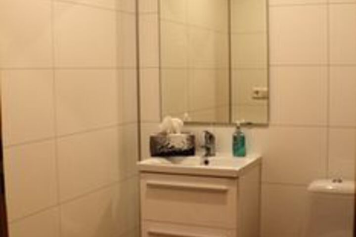 Room 10 of 25