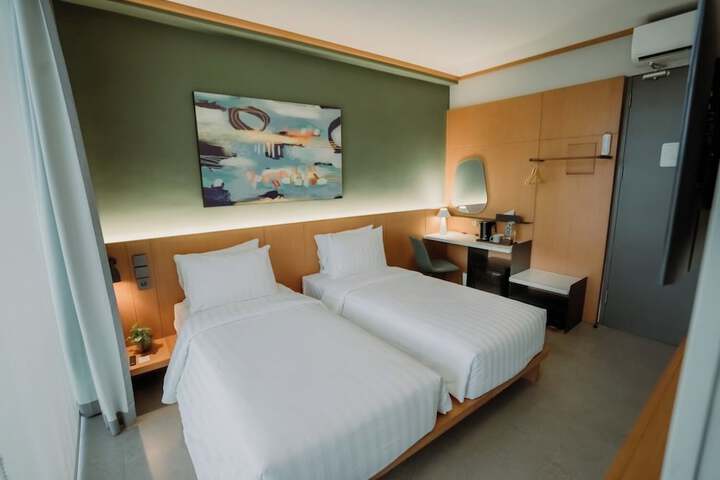 Room 16 of 48