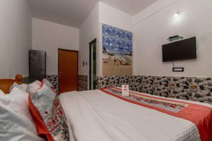 Room 10 of 19