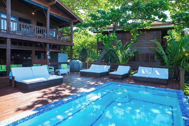 Sundeck 280 of 292