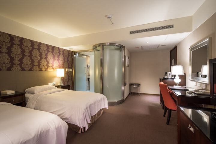 Room 13 of 53