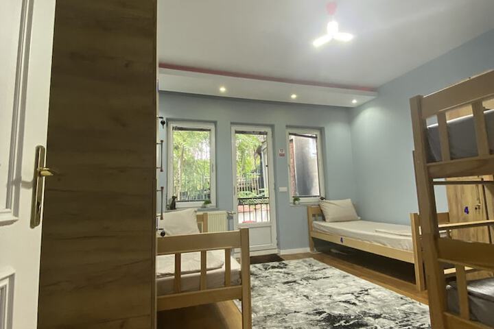 Room 10 of 34