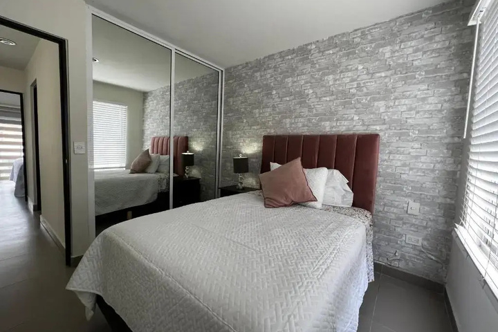 Room 5 of 20