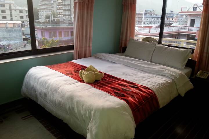 Room 12 of 65