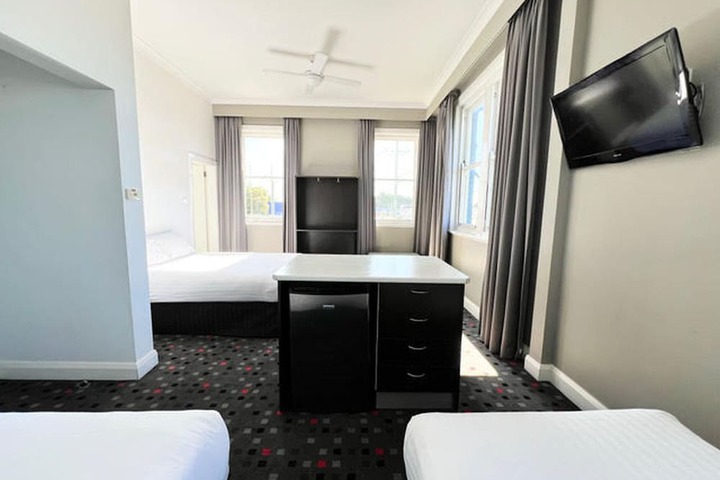 Room 2 of 27