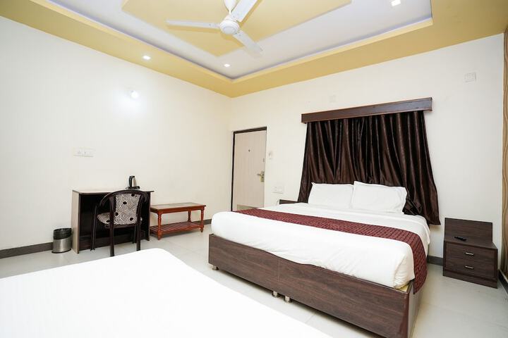 Room 12 of 33