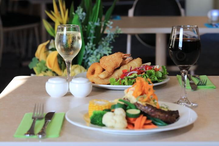 Dining Photos