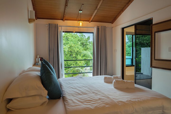 Room 2 of 44