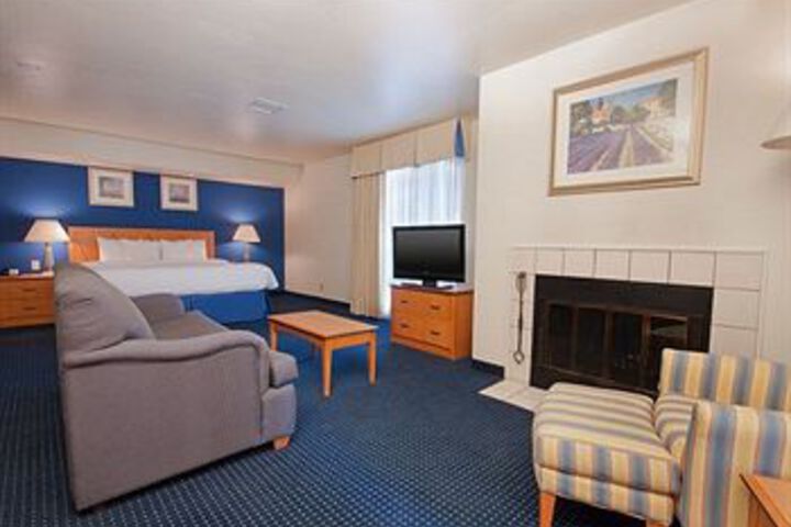 Room 4 of 17