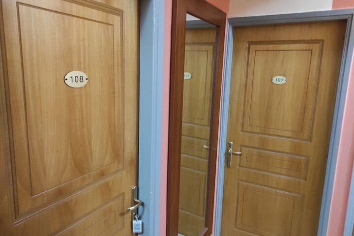 Room 12 of 32