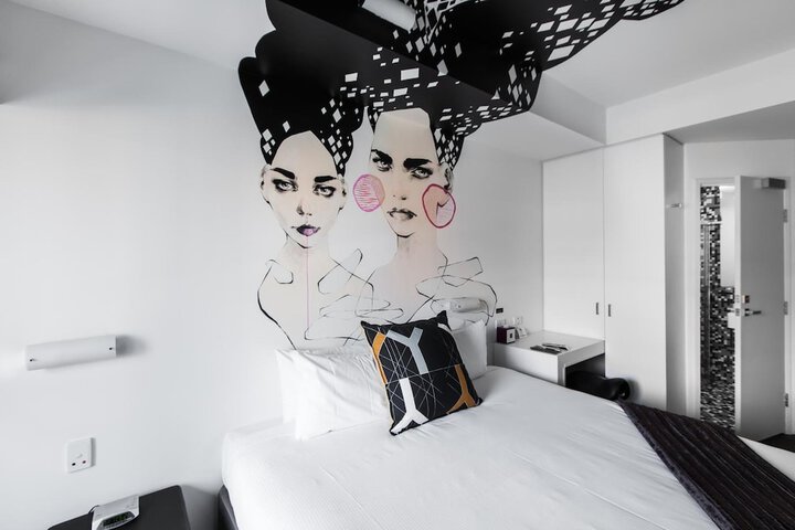 Room 25 of 36