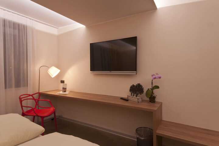 Room 8 of 49