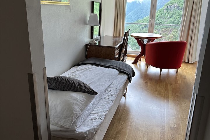 Room 10 of 79