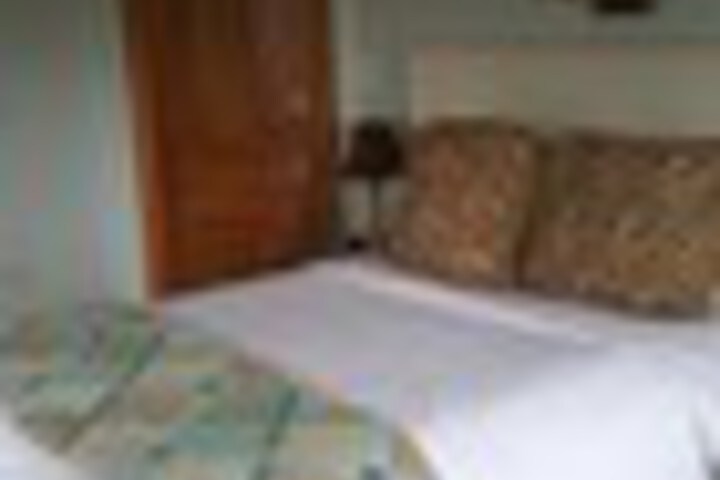 Room 53 of 198