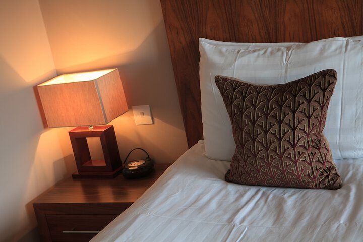 Room 13 of 80