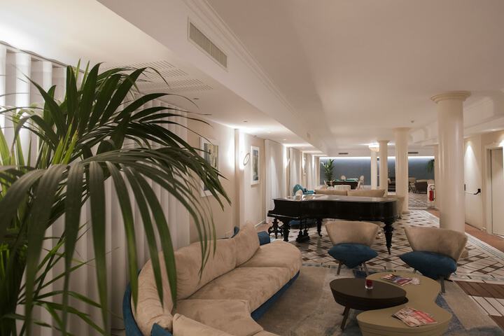 Guest Lobby