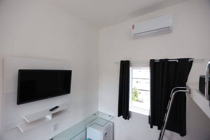 Room 5 of 10