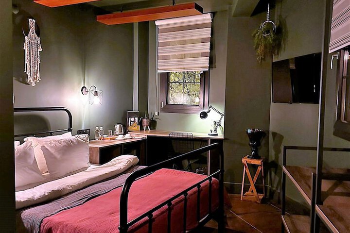 Room 26 of 58
