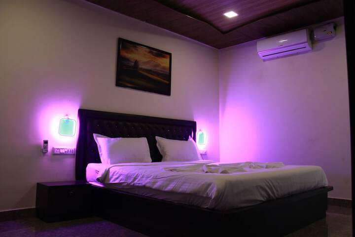 Room 7 of 53