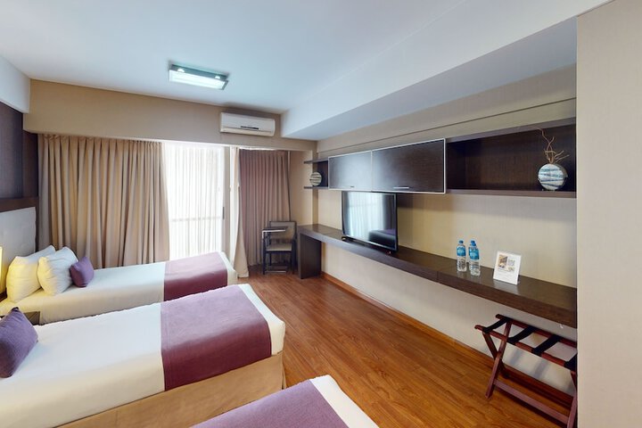 Room 32 of 67