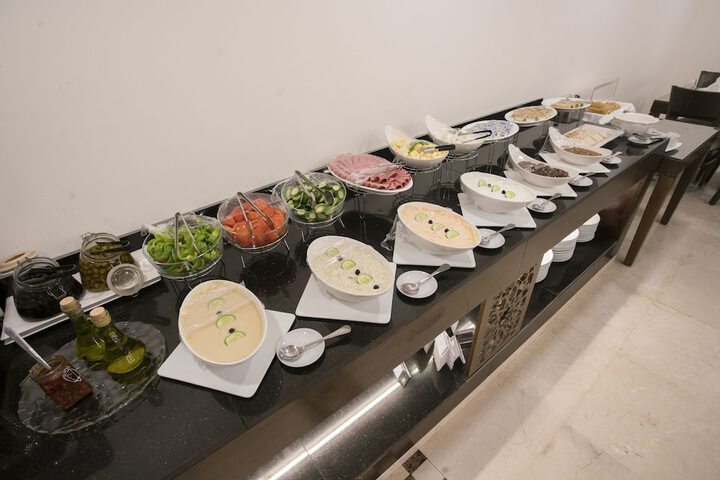 Dining 29 of 36