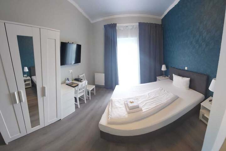 Room 16 of 70