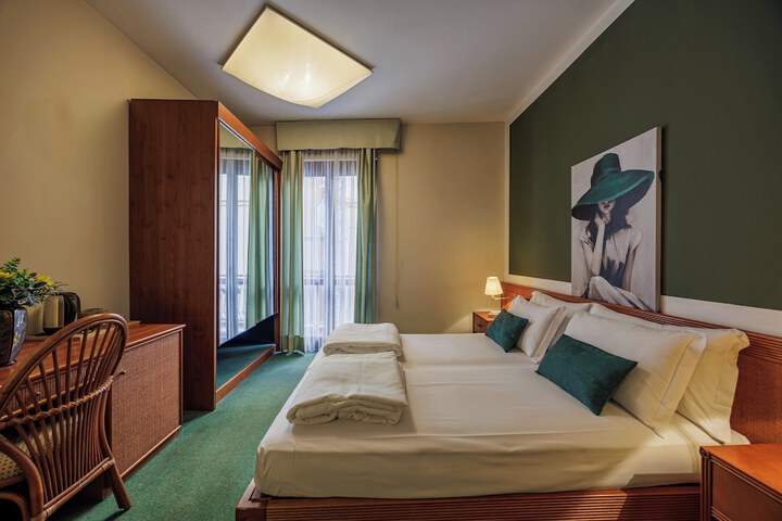 Room 11 of 57