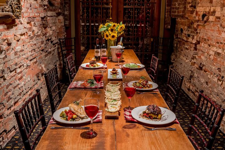 Dining 229 of 259