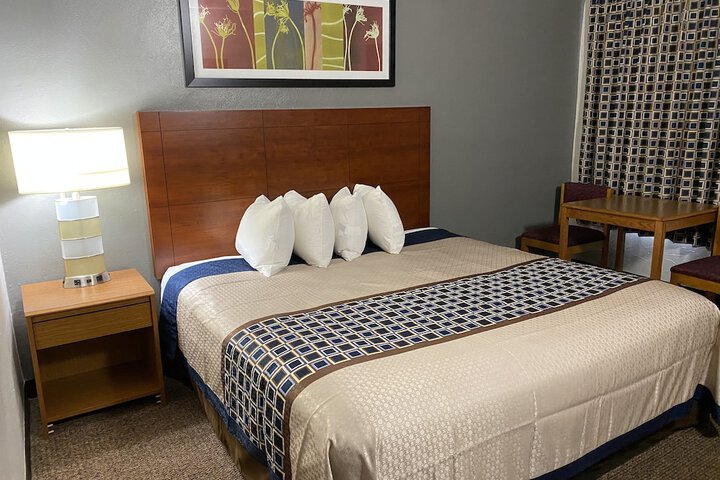 Room 5 of 23
