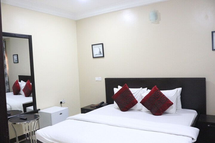 Room 4 of 21