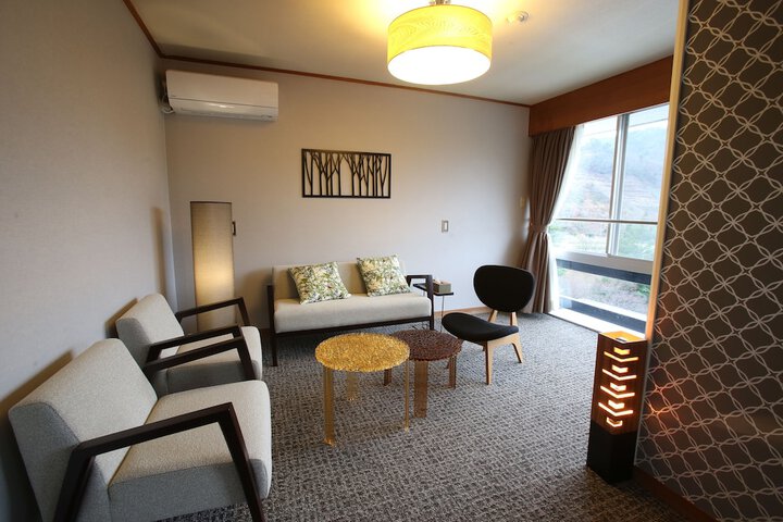 Room 13 of 44