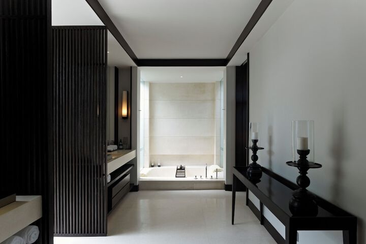 Room 37 of 100