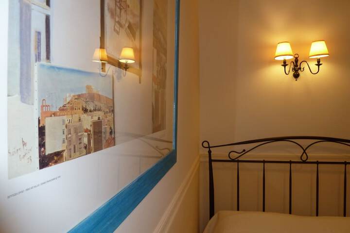 Room 3 of 52
