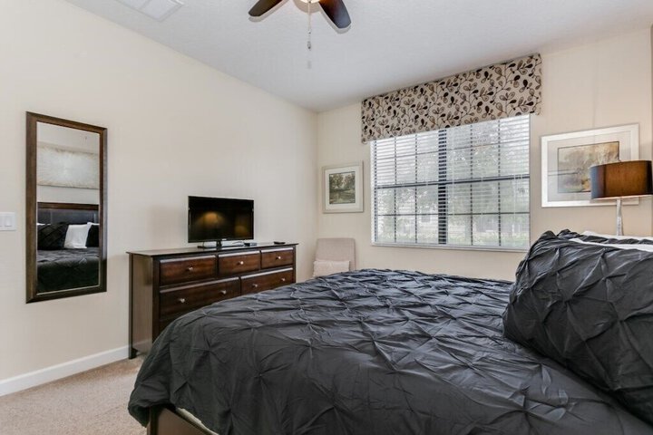 Room 16 of 71
