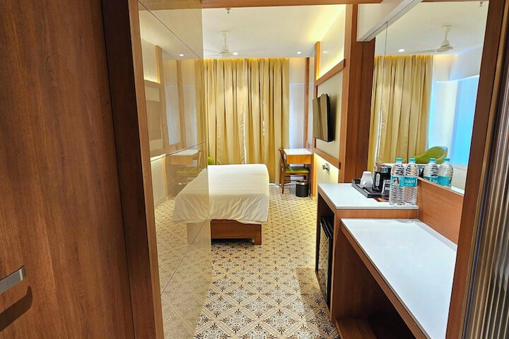 Room 9 of 44