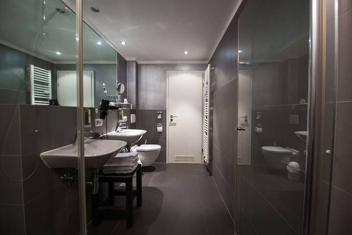 Room 41 of 61