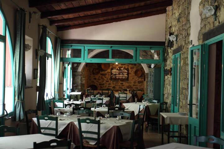 Dining Photos