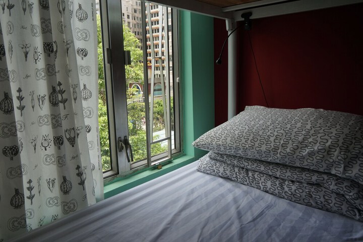 Room 15 of 33