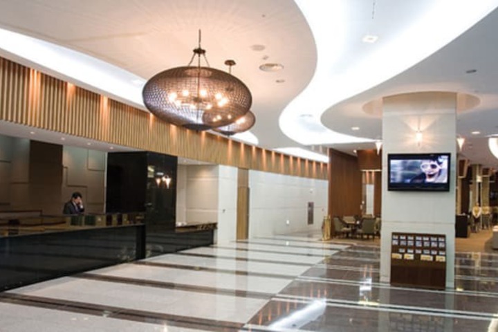 Entrance & Lobby